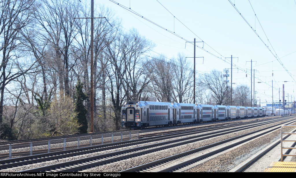  NJ Transit Train # 7628 Approaches Linden Station